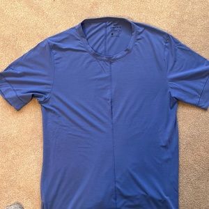 NIKE DRYFIT Blue short sleeve yoga tee stretchy material size medium